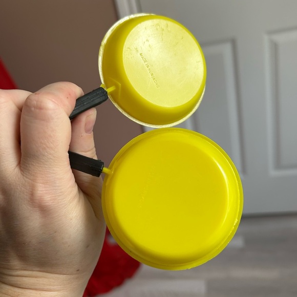 4/$100 Mini Yellow Pan salt and pepper shakers 💛 - Picture 4 of 8